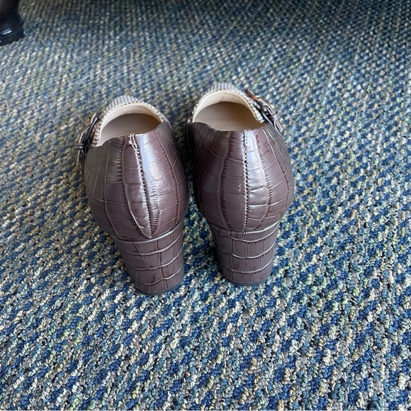 ALEX MARIE Houndstooth and Brown Leather Pumps with Gold Accents Preppy Academia - Picture 3 of 9